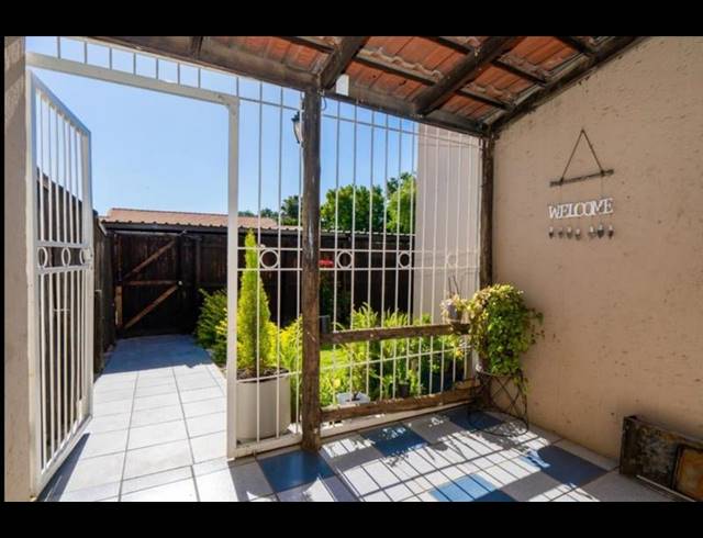 3 BEDROOM TOWNHOUSE FOR SALE IN ELSPARK